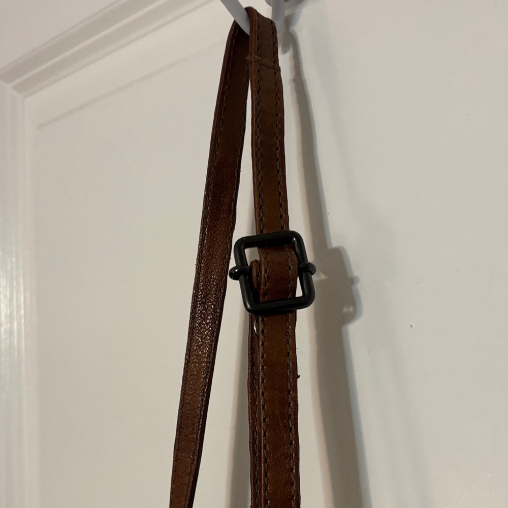 MJUS Women's Distressed Brown Leather Crossbody Bag with Adjustable Strap - Picture 5 of 16